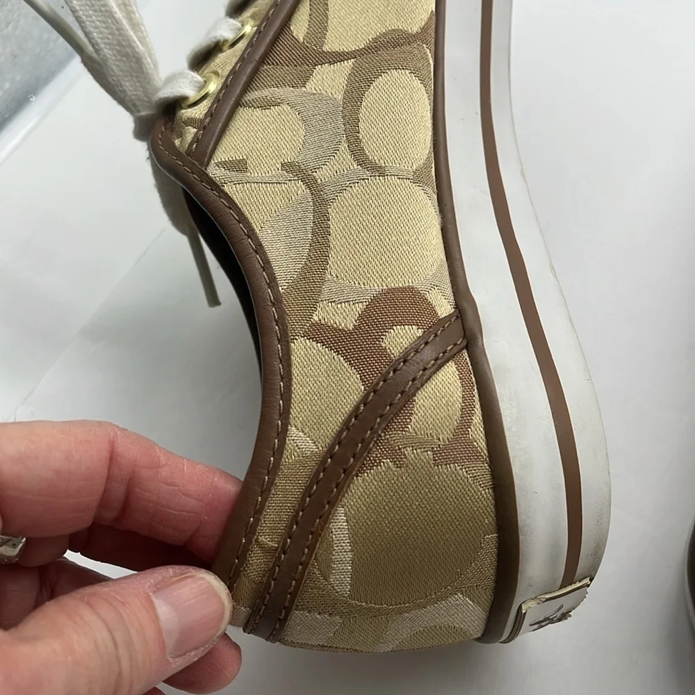 Coach Dee Logo Tennis Shoe‎ Lace Up Brown Sneaker Size 7B Athletic Preppy Retro